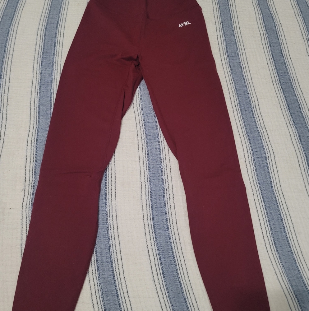 Abyl Core Leggings-in size M, color Burgandy